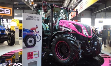 New Holland: un trattore in “maglia rosa” per celebrare la sponsorizzazione del Giro d’Italia