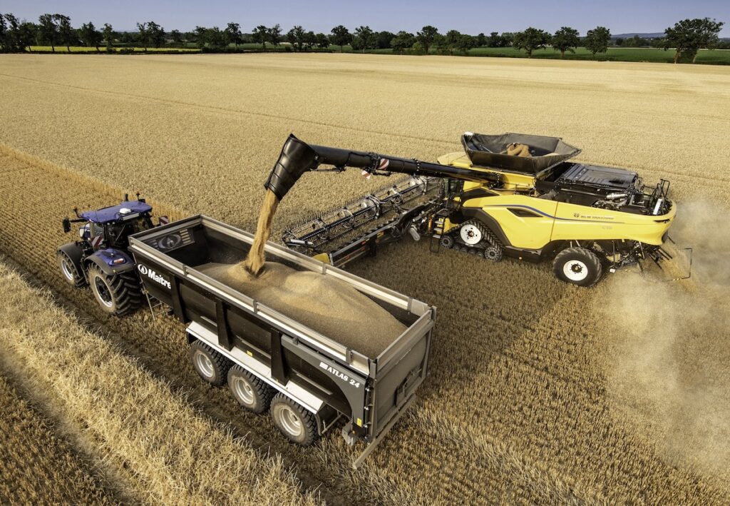 New Holland mietitrebbia CR11