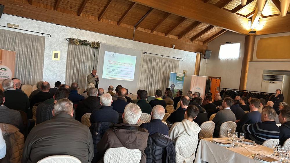 Incontro informativo rivolto ai contoterzisti delle province di Cuneo e Torino organizzato da CAI Agromec Piemonte 