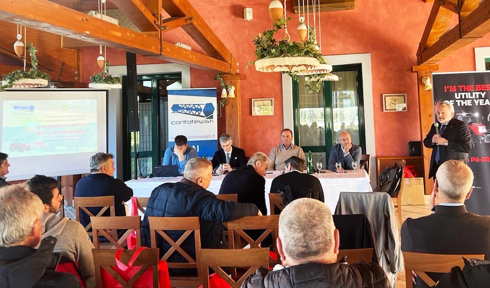 Convegno “L’agromeccanica del cambiamento. Contoterzisti professionisti per sostenibilità e competitività”, organizzato da Uncai e Confagricoltura Latina, con la collaborazione di McCormick e Latina Trattori. 

 

