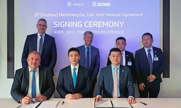 ZF e XCMG firmano una joint venture storica: svolta hi-tech per le macchine agricole in Cina