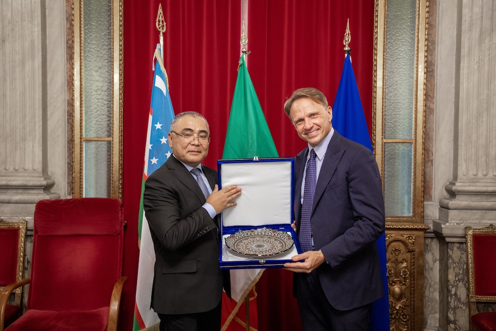 Incontro bilaterale Italia-Uzbekistan - Ibrokhim Abdurakhmonov (a sinistra) e Francesco Lollobrigida